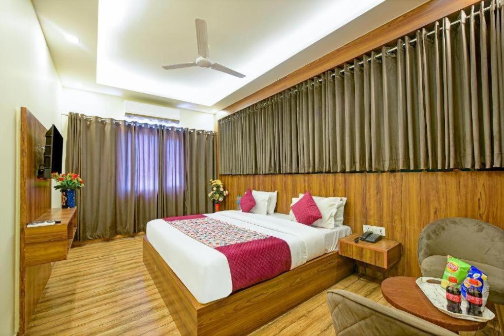 Hotel Rosewood Near Delhi Airport New Delhi Buitenkant foto